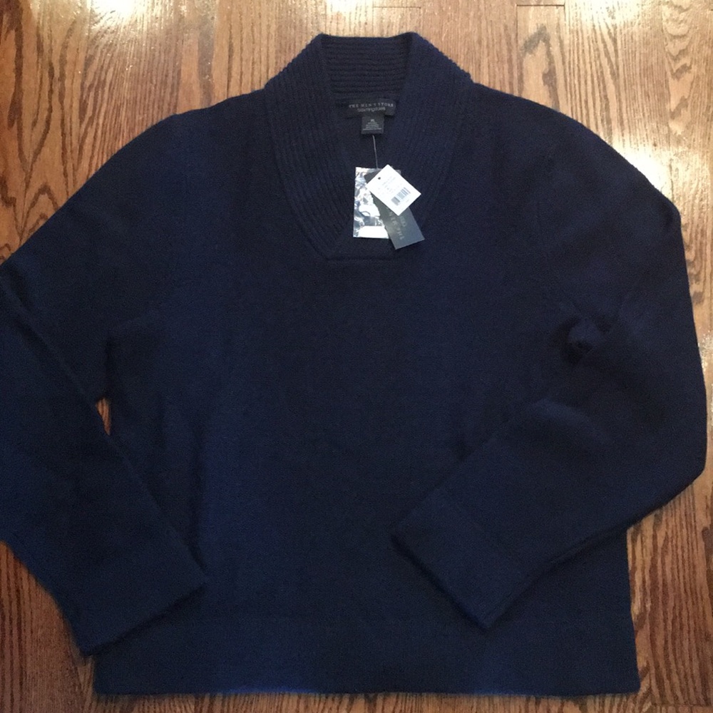 Bloomingdales Cashmere and Wool Blend V-Neck NWT